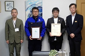 写真：2025年9月30日贈呈式写真