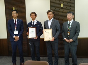 写真：2026年10月7日贈呈式写真(1)