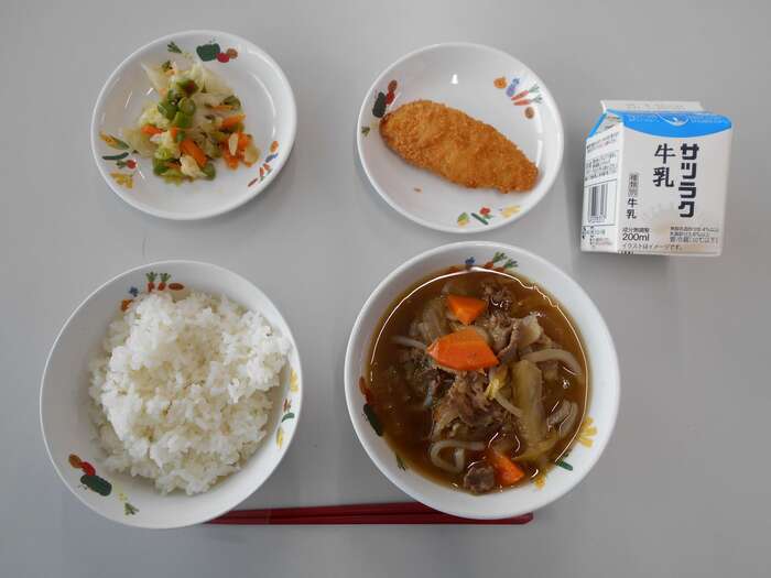 写真：石狩市学校給食センター5月30日提供の給食