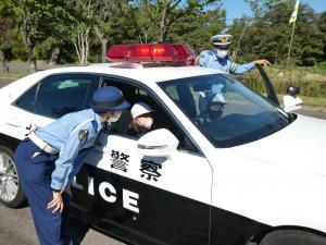 写真：パトカー乗車体験2