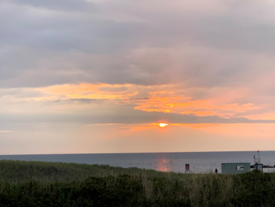 写真：ビーチからの夕焼け