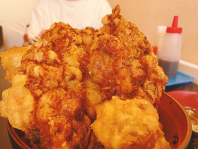 写真：タコのかき揚げ丼アップ