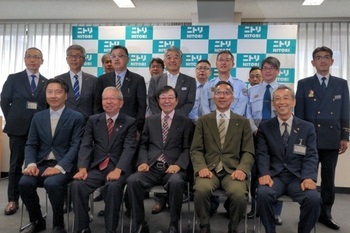 ニトリ北海道応援事業に関する記者会見集合写真