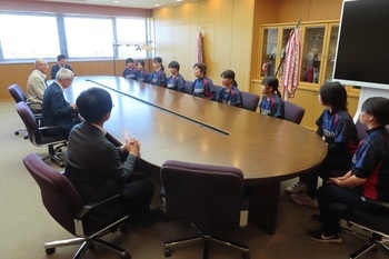 石狩SC U-15令和8年度北海道中学校体育大会優勝報告懇談写真