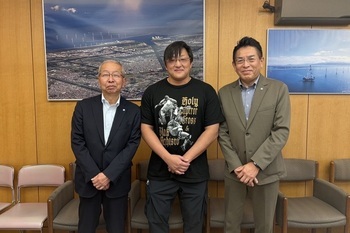 新日本プロレス タイチ選手による表敬訪問写真